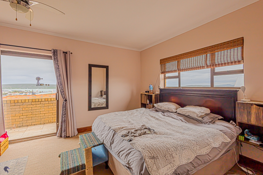 4 Bedroom Property for Sale in Myburgh Park Western Cape